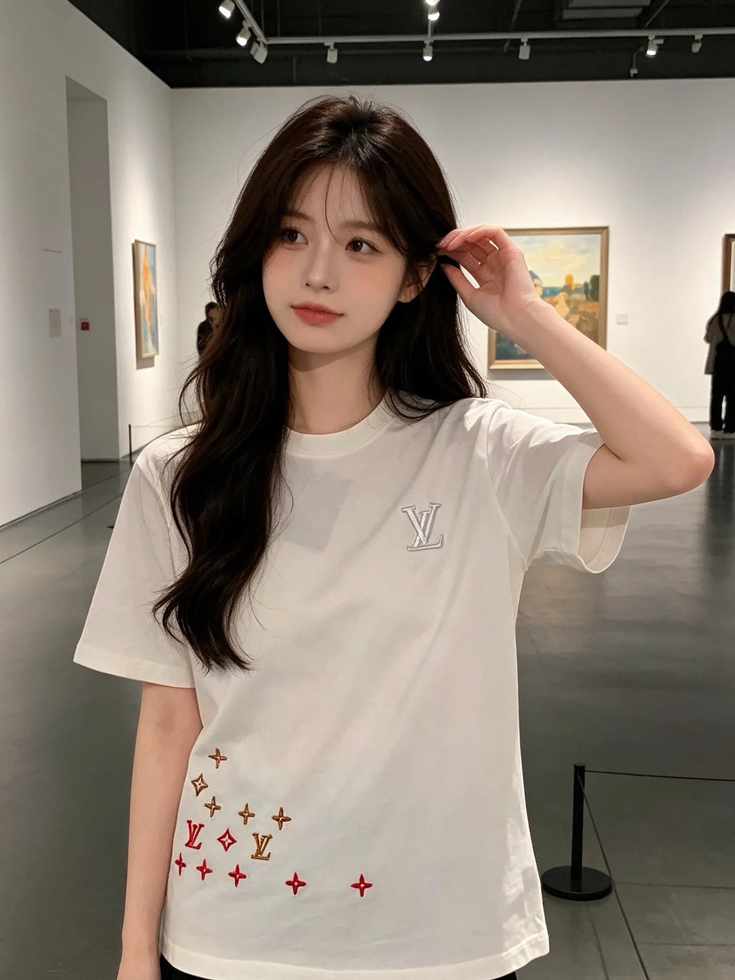 Louis Vuitton/Louis Vuitton hem three-flower embroidery round neck short sleeves